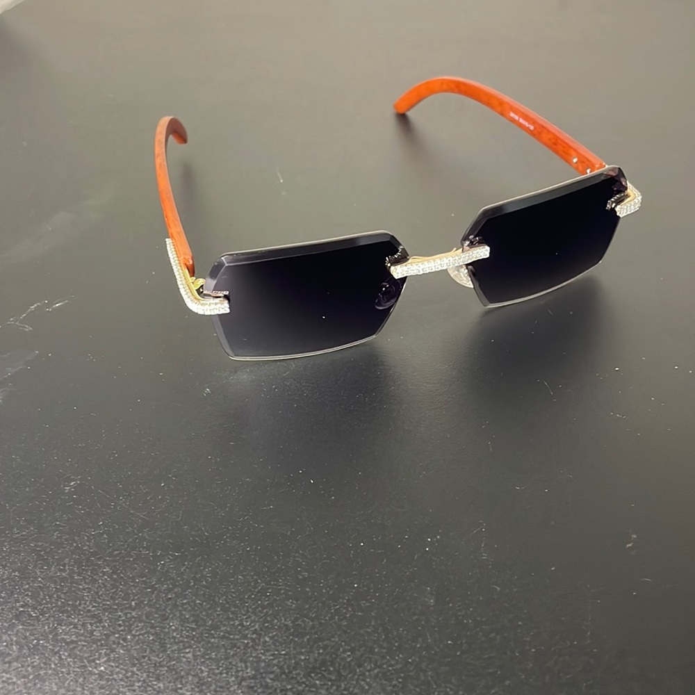 E.g. glasses